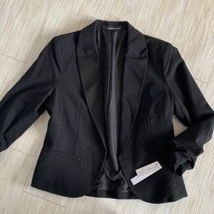 Amanda and Chelsea black blazer